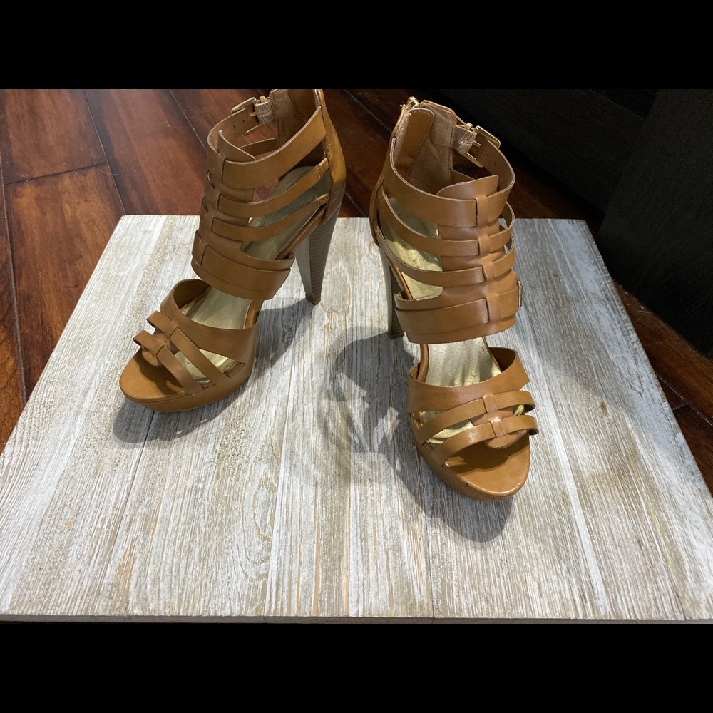 Platform Guess Sandals